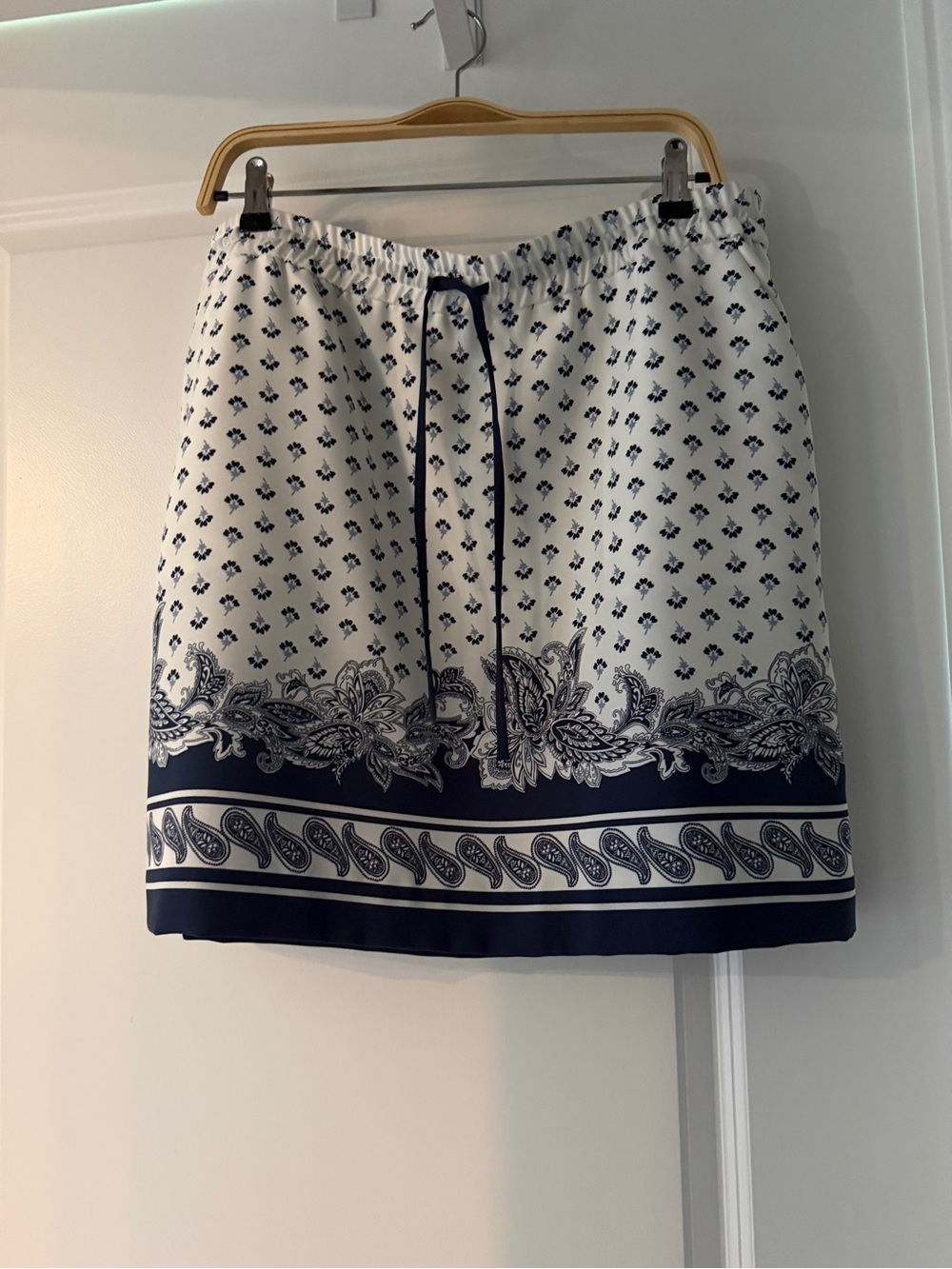 Ann Taylor Navy and White Printed Drawstring Mini Skirt new with tags